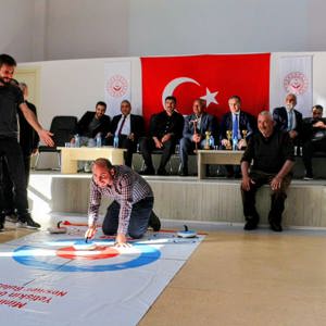 Ahlat Engelsiz Yaşam Merkezimizde, kuruluşlar arası Floor Curling Turnuvası - fotoğraf 4