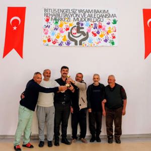 Ahlat Engelsiz Yaşam Merkezimizde, kuruluşlar arası Floor Curling Turnuvası - fotoğraf 9