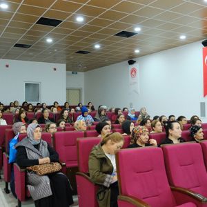 Kadınlarımızın Gücüyle Sağlıklı ve Güçlü Toplum: Kadınlara Yönelik Bağımlılıkla Mücadele Eğitimi ve YEDAM Tanıtımı İl Müdürlüğümüzde Gerçekleşti - fotoğraf 2