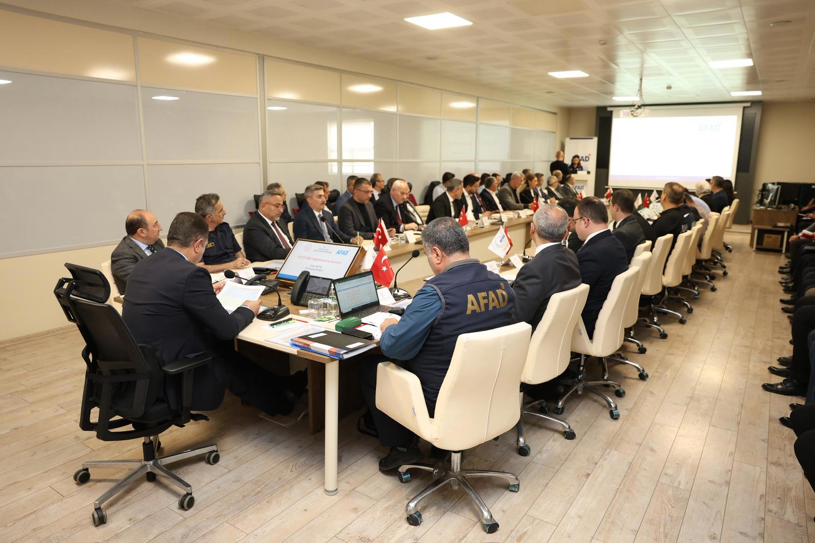 Düzce’de İl Afet Risk Azaltma Planı (İRAP) Toplantısı Gerçekleştirildi. - fotoğraf 4