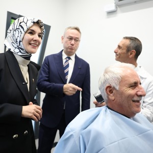 Bakanımız Göktaş, Başakşehir Bizim Çınarlar Yaşam Merkezi ve BAKMER'in açılışına katıldı - fotoğraf 7