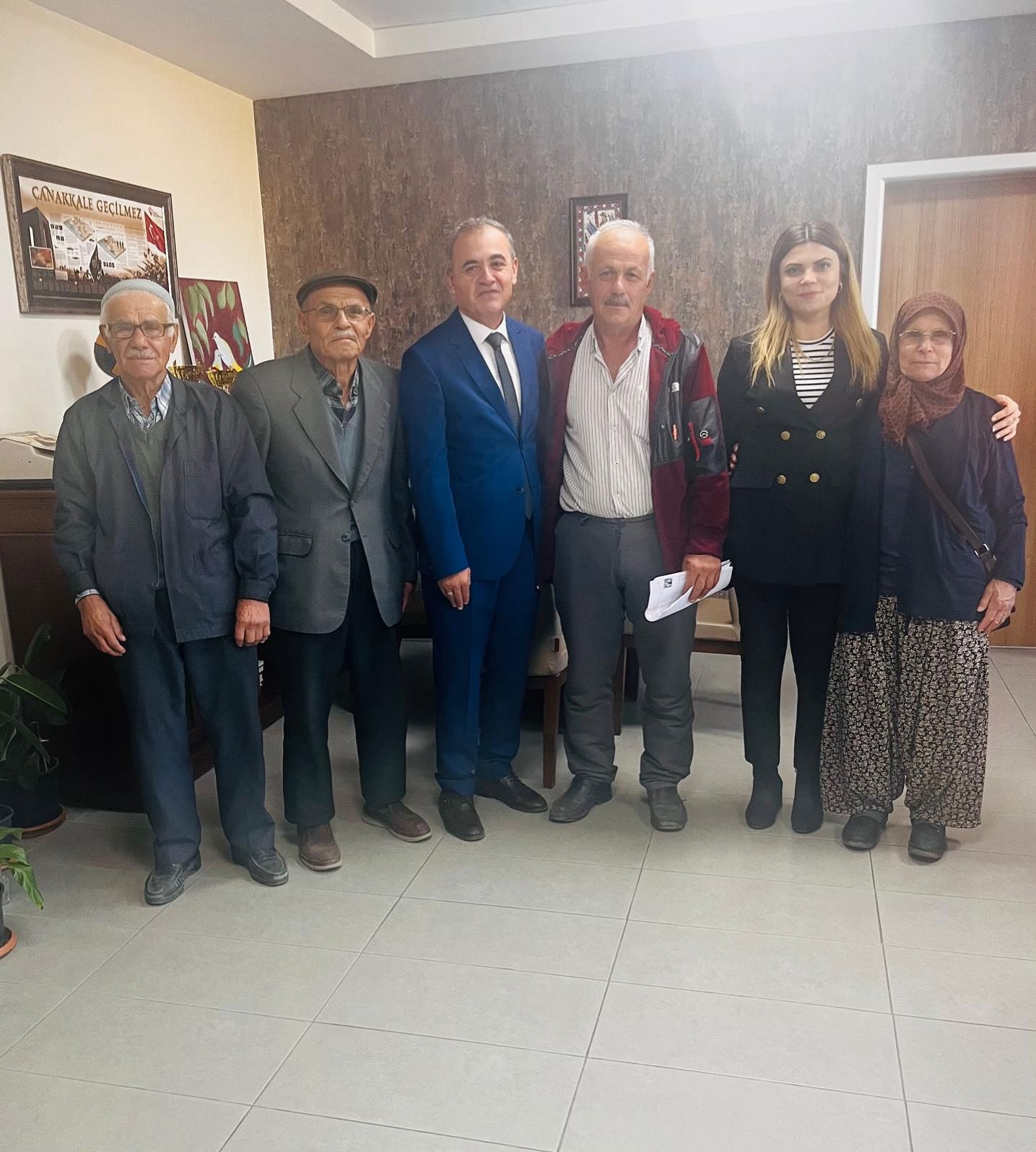 İl Müdürümüz Mustafa Çakır, Onacak Köyü Muhtarı ve Köyün Değerli Büyüklerini Makamında Ağırladı - fotoğraf 1