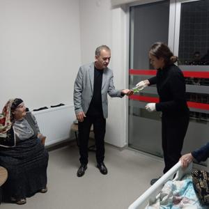 Hilmi Hafize Evin Huzurevi’ne gece ziyareti  - fotoğraf 6