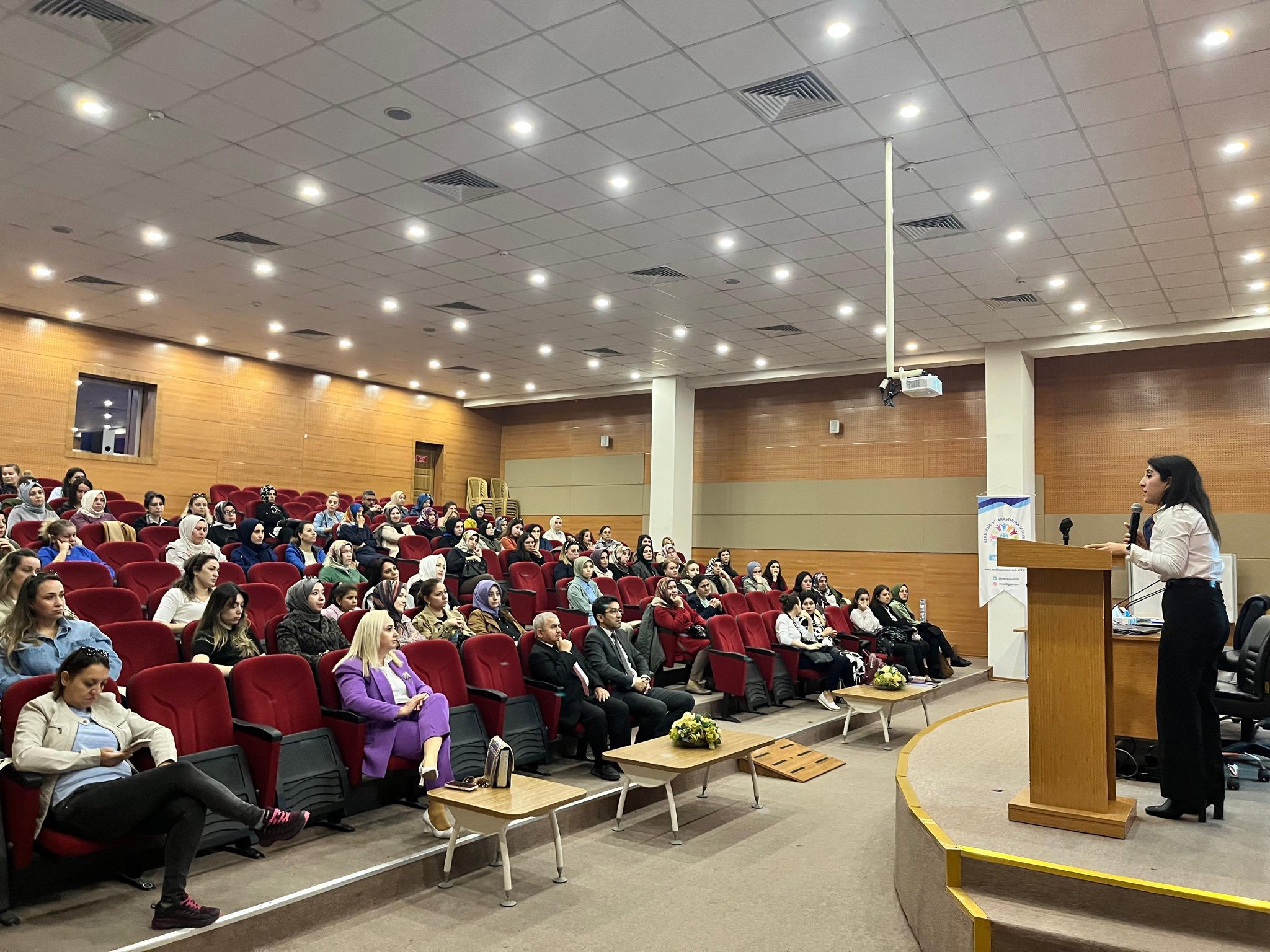  2. Ulusal Otizm Eylem Planı kapsamında Melikgazi İlçesi Aanaokulu ve Anasınıfı Öğretmenlerine Otizm Farkındalık Eğitimi Gerçekleştirildi. - fotoğraf 3