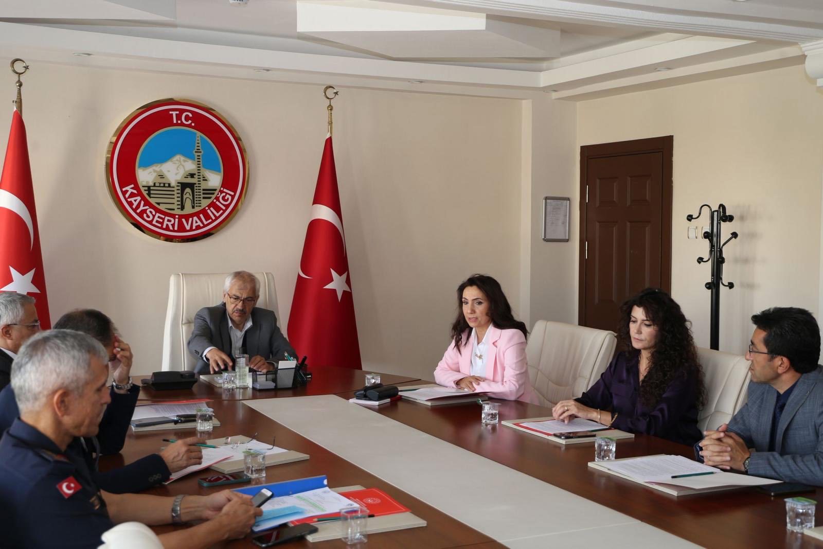 Güçlendirici Bakım Modelinin İhtisaslaştırılmış Çocuk Evleri Sitelerinde Uygulanmasına İlişkin İş Birliği Protokolü Kapsamında Paydaş Kurumlarla Değerlendirme Toplantısı. - fotoğraf 1