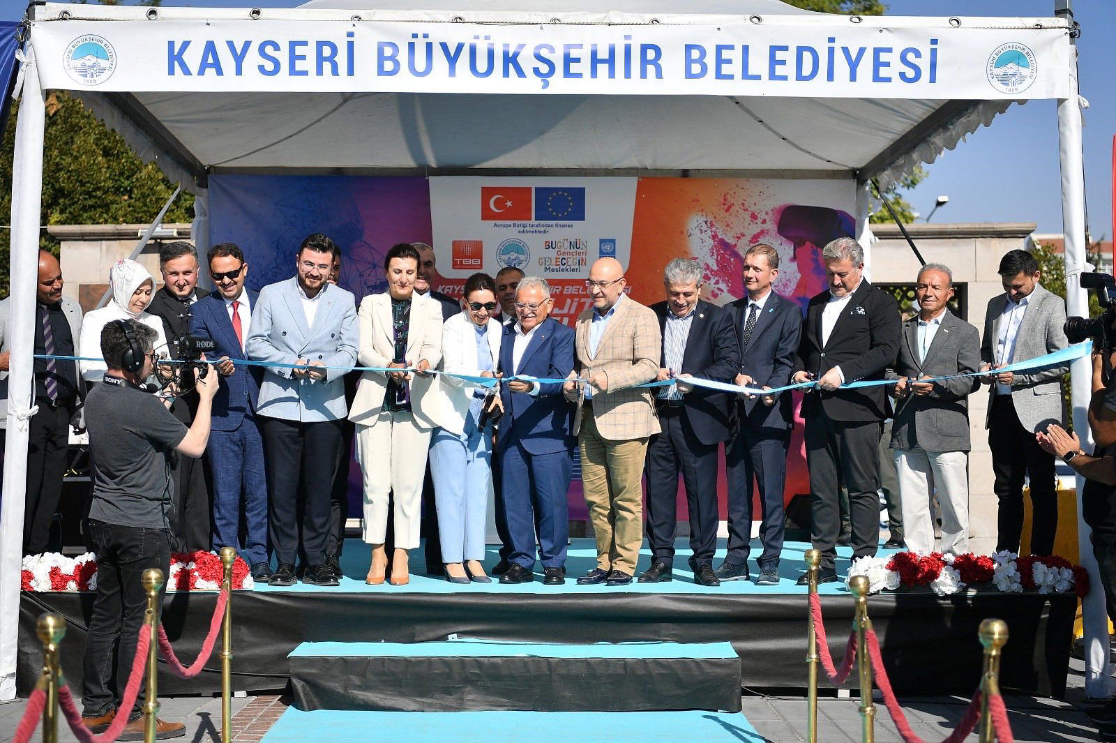 “Mobil Dijital Gençlik Merkezi” Açılışın Töreni. - fotoğraf 1