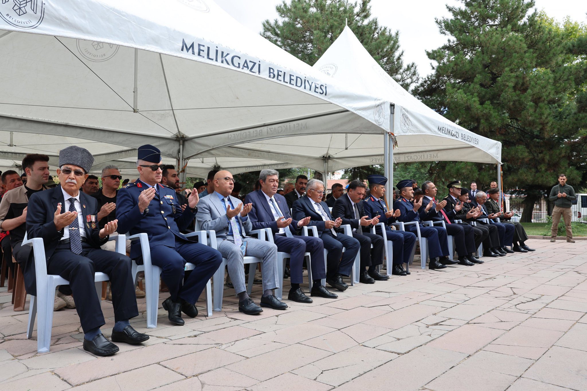 “19 Eylül Gaziler Günü” Münasebetiyle Kartal Şehitliği Ziyareti - fotoğraf 1