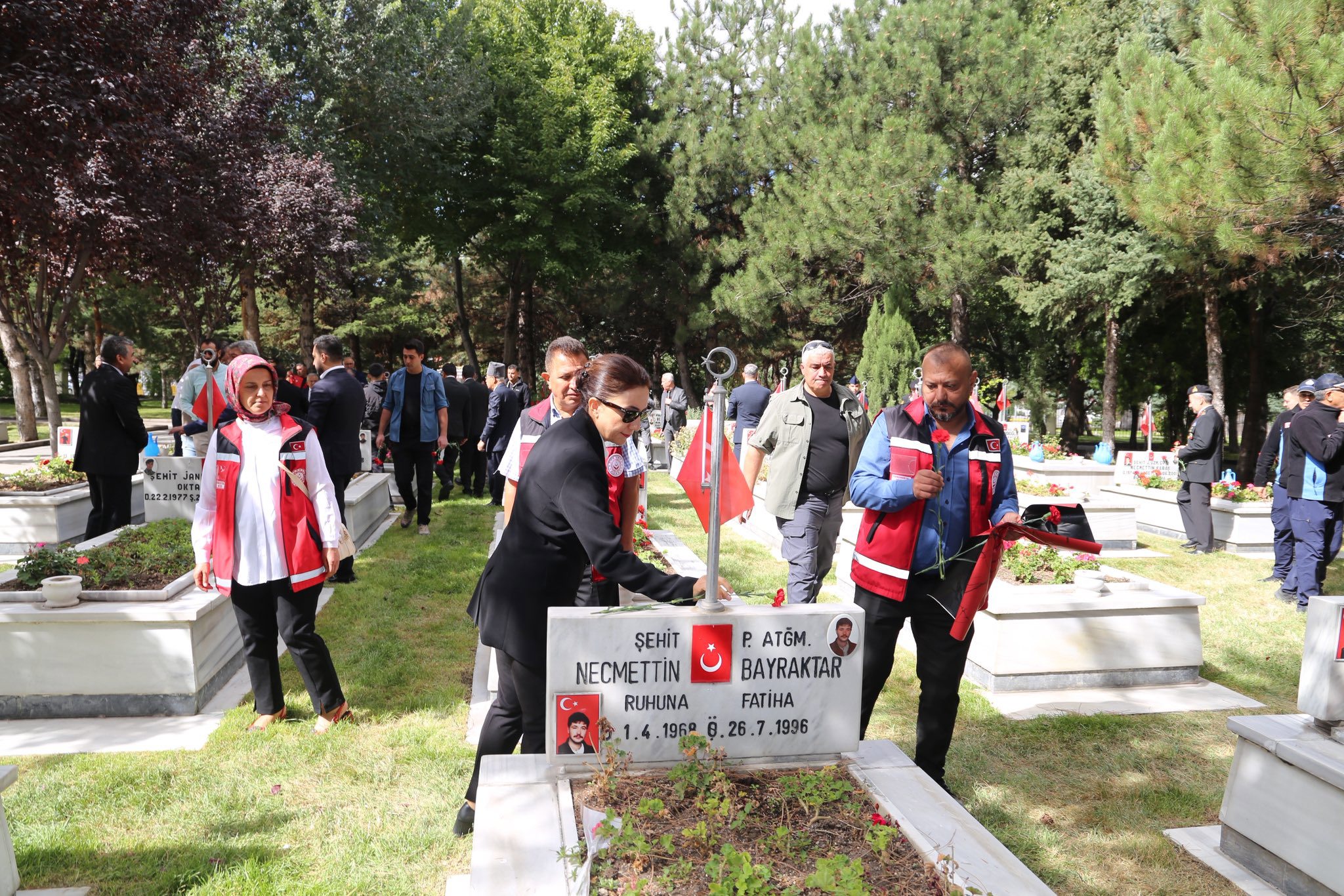 “19 Eylül Gaziler Günü” Münasebetiyle Kartal Şehitliği Ziyareti - fotoğraf 3