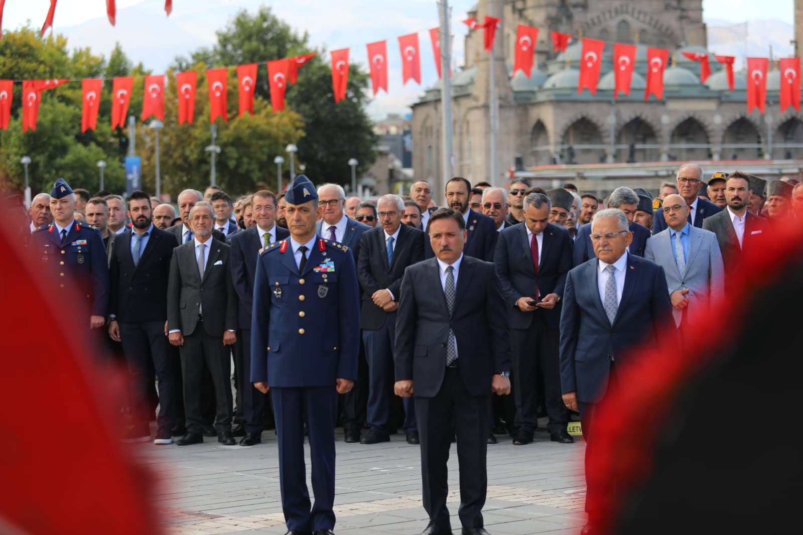 “19 Eylül Gaziler Günü” Münasebetiyle Cumhuriyet Meydanı’nda Düzenlenen Atatürk Anıtı’na Çelenk Sunma Töreni - fotoğraf 3