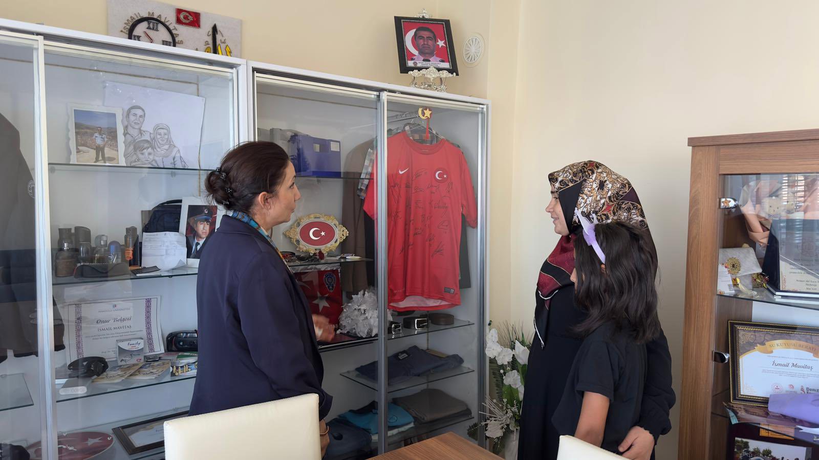 Şehit Polis Memuru İsmail Mavitaş’ın Ailesine Ziyaret - fotoğraf 2