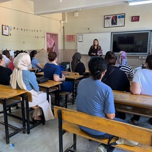 Alaşehir'de "İlk Öğretmenim Ailem Mobil Uygulaması" Tanıtıldı - fotoğraf 4