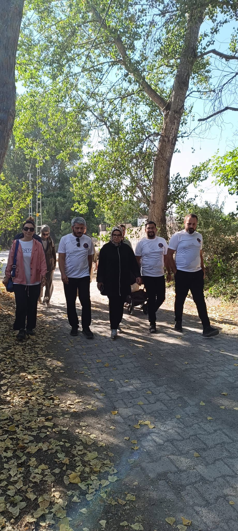 İl Müdürümüz Arzu ÇINGIR, Kayseri Milletvekili Sayın Ayşe BÖHÜRLER ile birlikte, Birlik Vakfı Tarafından Düzenlenen Aile Yürüyüşüne Katılım Sağlamıştır. - fotoğraf 3