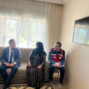 İl Müdürümüz Vefa Akdoğan, fedakâr şehit eşi ve şehit annesini ziyaret etti - fotoğraf 3