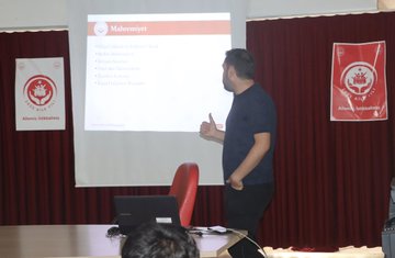 Müdürlüğümüzce Aile Yılı münasebetiyle  Koruyucu Aile Hizmeti kapsamında koruyucu aile yanında kalan çocuklarımıza psikolog  Uğur AVA tarafından mahremiyet eğitimi verildi. 