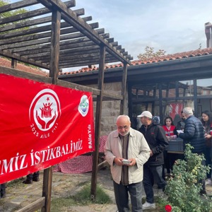 Paylaşmanın Bereketi Gönül Sofrası” Etkinliğinde Ailemiz Geleceğimiz Pankartı Açıldı. - fotoğraf 1