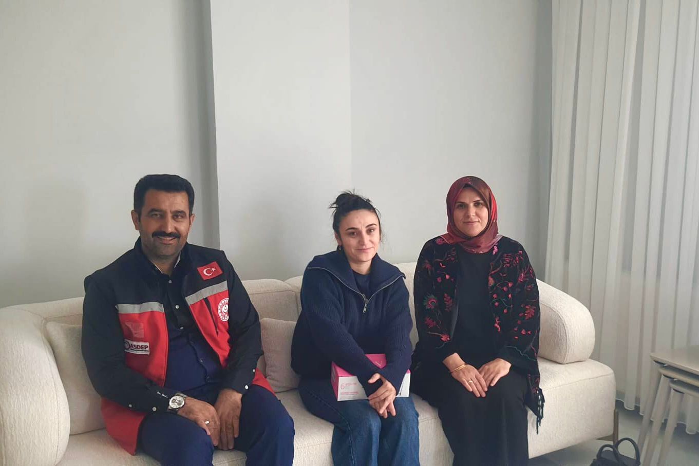 Evlenecek Gençlerin Desteklenmesi Projesi Kapsamında Destek Alan Çiftlerimizi Ziyaret Ederek Sayın Bakanımız Mahinur Özdemir Göktaş'ın Tebriklerini İletiyoruz