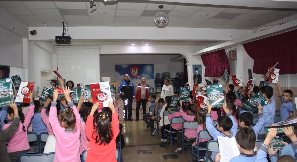 “Ailemiz Geleceğimiz, Geleceğimiz Çocuklarımız” Projesi Kapsamında Mahremiyet, Akran Zorbalığı ve Güvenli İnternet Eğitimleri Gerçekleştirildi.