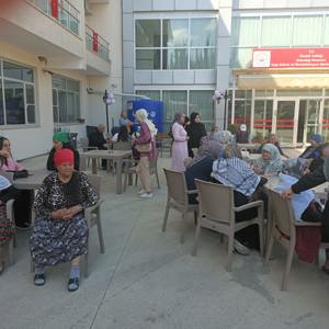 Babadağ Huzurevi’nde Paylaşım ve Dayanışma Etkinliği Düzenlendi - fotoğraf 4