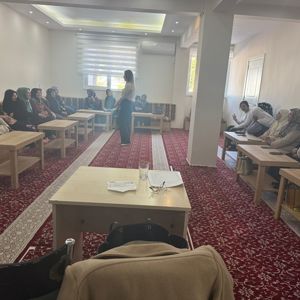 Diyanet Gençlik Merkezi’nde Aile Eğitim Programı Düzenlendi - fotoğraf 2