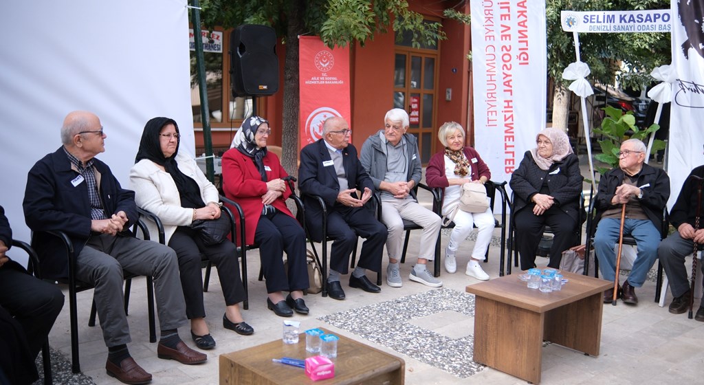 Aile Yılı Kapsamında Kuşakları Buluşturan ‘Asırlık Çınarlardan Ömürlük Nasihatler’ Programı Düzenlendi