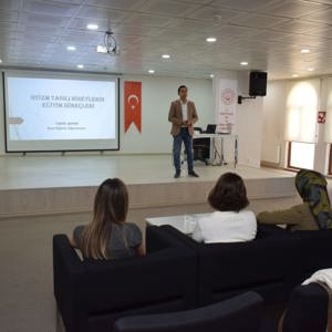 Otizmli Birey Ailelerine Yönelik Danışmanlık Projesi Kapsamında İl Danışmanlarına Eğitim Verildi - fotoğraf 3