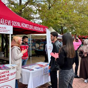 Sakarya Üniversitesi Topluluk Tanıtım Haftası’nda İl Müdürlüğümüz Tanıtım Standlarıyla Yerini Aldı - fotoğraf 3