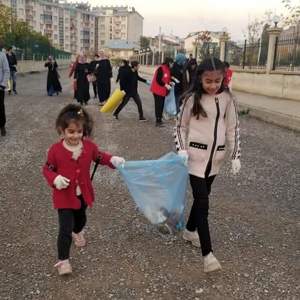 Çocuklar Daha Temiz Bir Dünya İçin Sahada - fotoğraf 3
