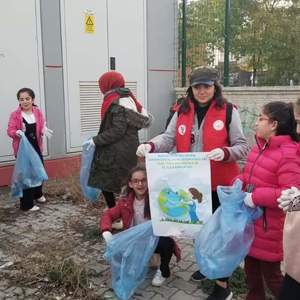 Çocuklar Daha Temiz Bir Dünya İçin Sahada - fotoğraf 5