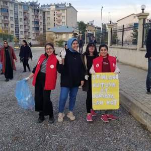 Çocuklar Daha Temiz Bir Dünya İçin Sahada - fotoğraf 9