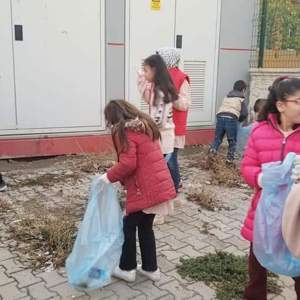 Çocuklar Daha Temiz Bir Dünya İçin Sahada - fotoğraf 11
