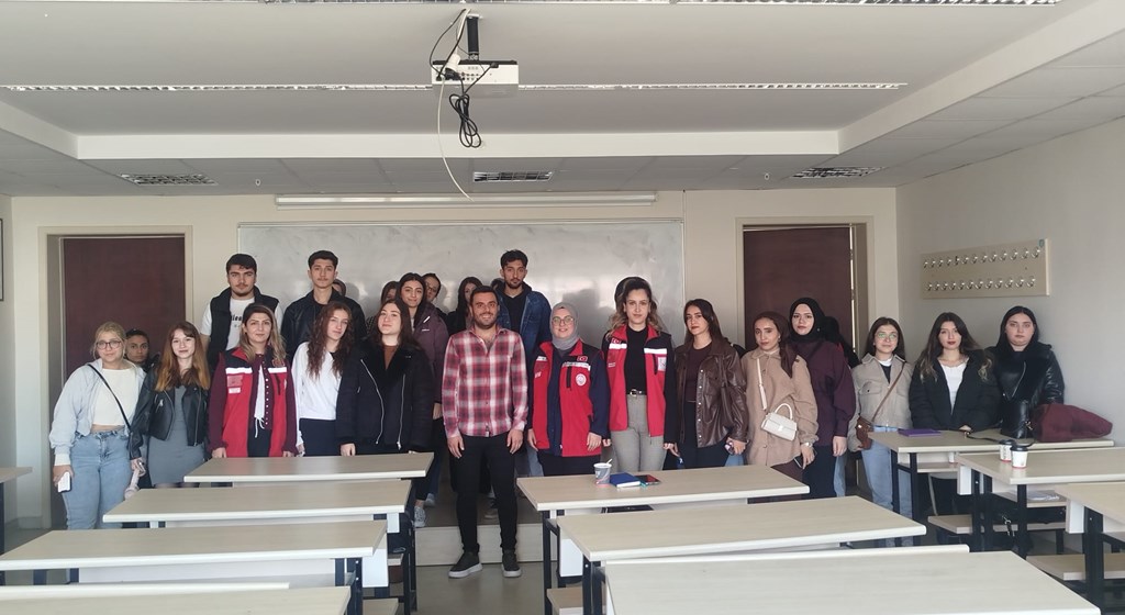 “Türkiye Aile Yılı Söyleşileri” Kapsamında Vize’de “Yaşlılık ve Toplumsal Hayat” Konulu Seminer Düzenlendi