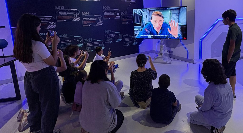 Sosyal ve Ekonomik Destek Hizmet Modelinden Yararlanan Çocuklarımıza Okul Destek Projesi Kapsamında Etkinlikler Düzenlemeye Devam Ediyoruz