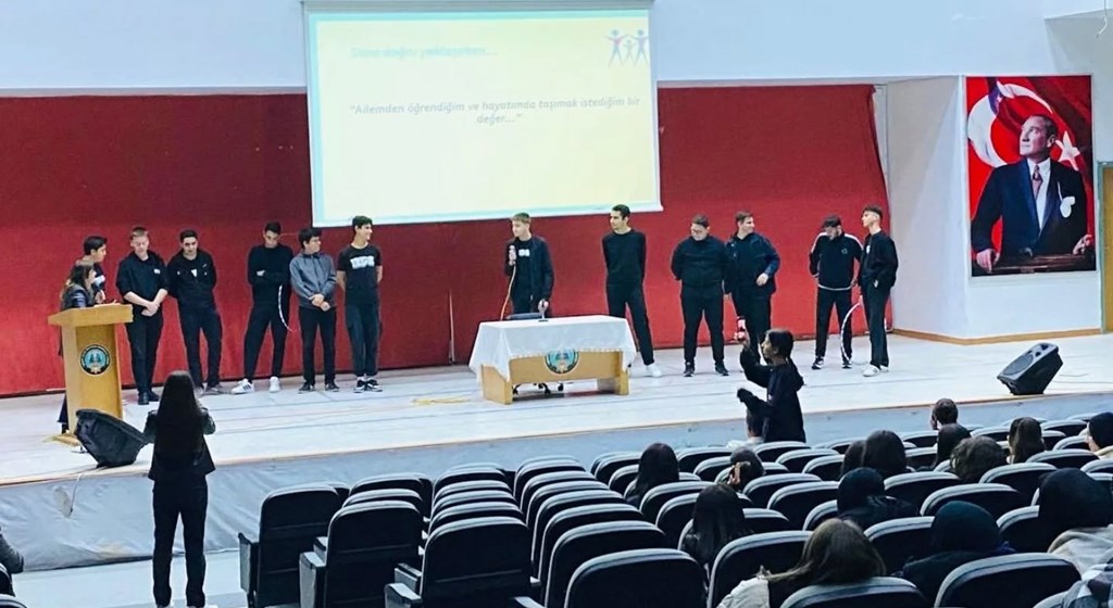 Ailemizin Pusulası Değerlerimiz Temalı Farkındalık Programı Düzenlenemiştir