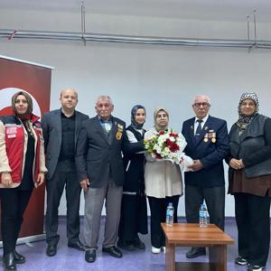 TOBB Kız Anadolu İmam Hatip Lisesi’nde "Vatan ve Kahramanlık Buluşmaları" düzenlendi. - fotoğraf 4