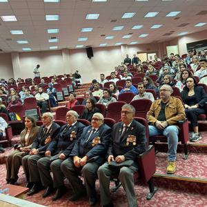 Alaşehir'de "Vatan ve Kahramanlık Buluşmaları" Programı Düzenlendi - fotoğraf 2