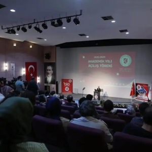 Sayın Bakanımız Mahinur Özdemir Göktaş Konya Teknik Üniversitesi 2025-2026 Akademik Yılı Açılış Töreni'ne Katılarak Gençlerimizle Buluştu - fotoğraf 2