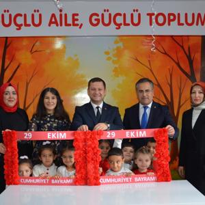 Tatvan Kaymakamımız Sayın Yiğit Yaşar Demirer, İl Müdürümüz Vefa Akdoğan ile birlikte Tatvan Aile Destek Merkezi(ADEM-1) İletişim Atölyesi’nin açılış programına katıldı - fotoğraf 1