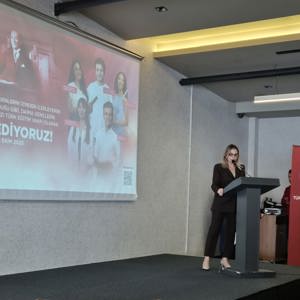 Türk Eğitim Vakfı’nın değerli yöneticileri ve gönüllülerinin ev sahipliğinde gerçekleştirilen programda, Koruyucu Aile Hizmeti tanıtıldı. - fotoğraf 2