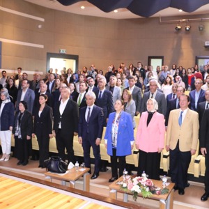  2025 Aile Yılı Kapsamında  “Değerlerimizle Aile Olmak” Konferansı Gerçekleştirildi - fotoğraf 2