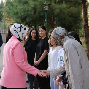  2025 Aile Yılı Kapsamında  “Değerlerimizle Aile Olmak” Konferansı Gerçekleştirildi - fotoğraf 19