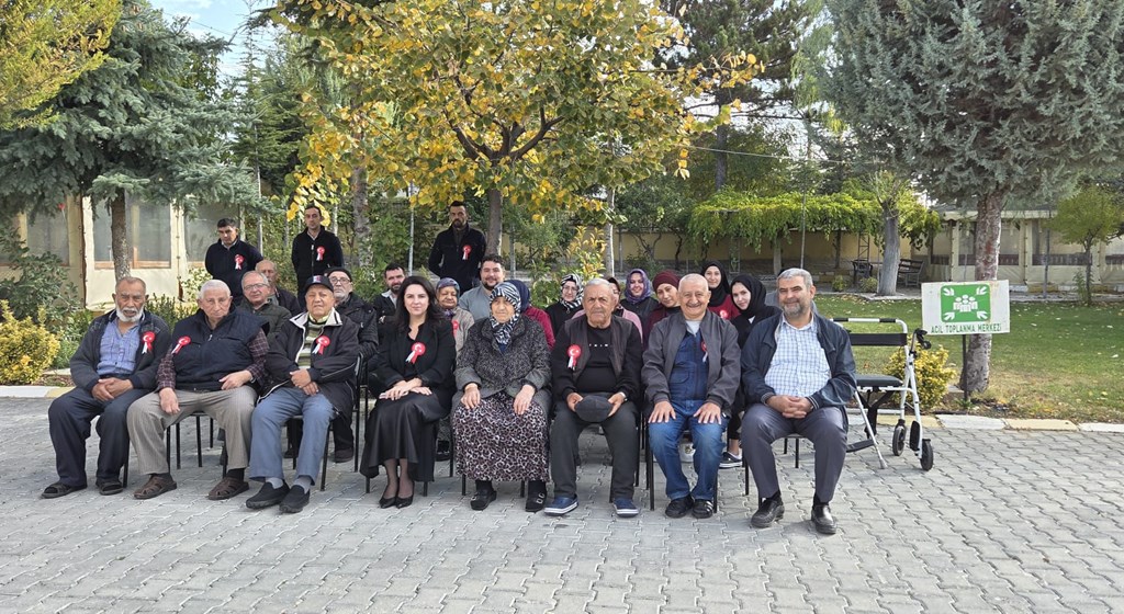 Bolvadin Huzurevinde 29 Ekim Cumhuriyet Bayramı Coşkusu Yaşandı