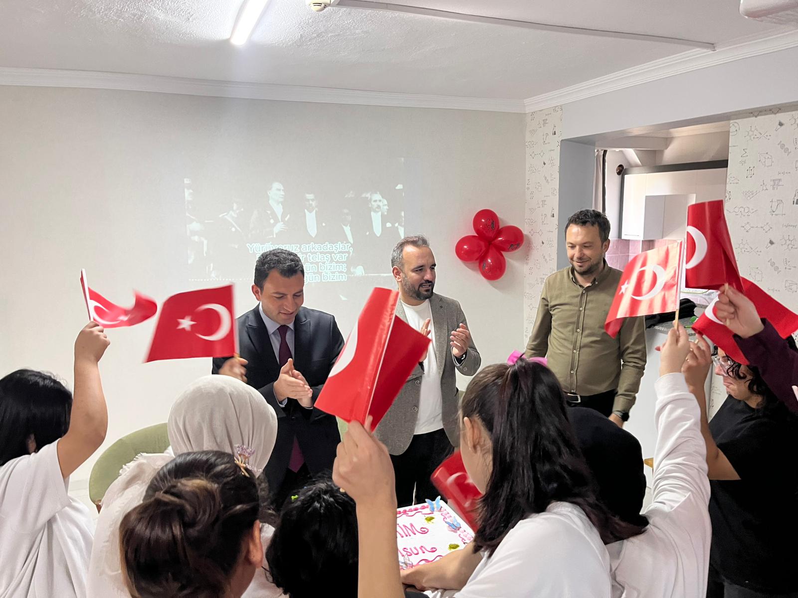 Cumhuriyetimizin 102. Yılı Kutlu Olsun!