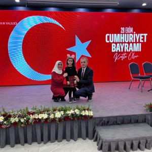 Cumhuriyetimizin 102. Yılı Valilik Kabul Töreniyle Kutlandı - fotoğraf 1