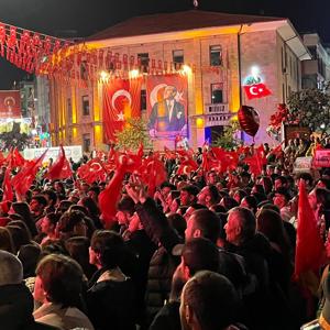 Cumhuriyet Coşkusuyla Aydınlanan Gece: Fener Alayı Yürüyüşü  - fotoğraf 5