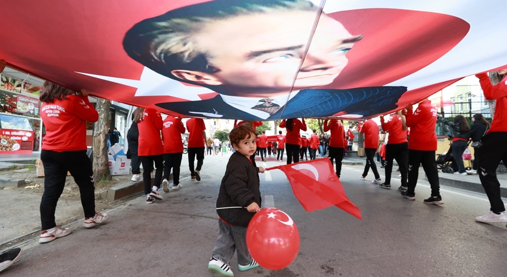 Cumhuriyetimizin 102. Yılı Kortej Yürüyüşünde Coşku ve Gururla Kutlandı