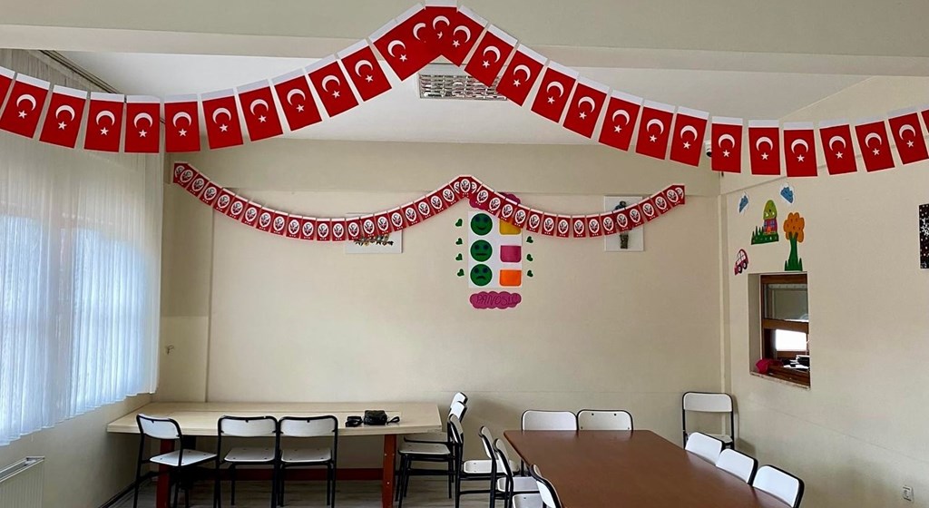 Çocuklarımız Evlerini Bayraklarla Donattılar, Kalplerini Cumhuriyetle Süslediler