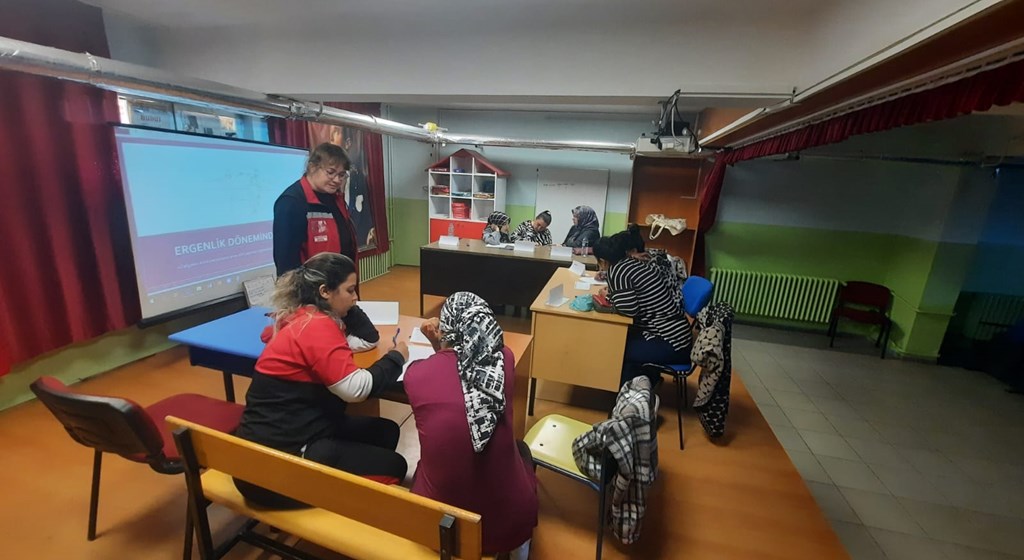 "Orta ve Geç Çocukluktan Ergenliğe Gelişim” Eğitimi Verildi.