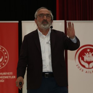 Aile Yılı Kapsamında  “Kutsal Bağlar, Kırılgan Bireyler: Aileyi Yeniden Düşünmek” Konulu Konferans Düzenlendi - fotoğraf 9