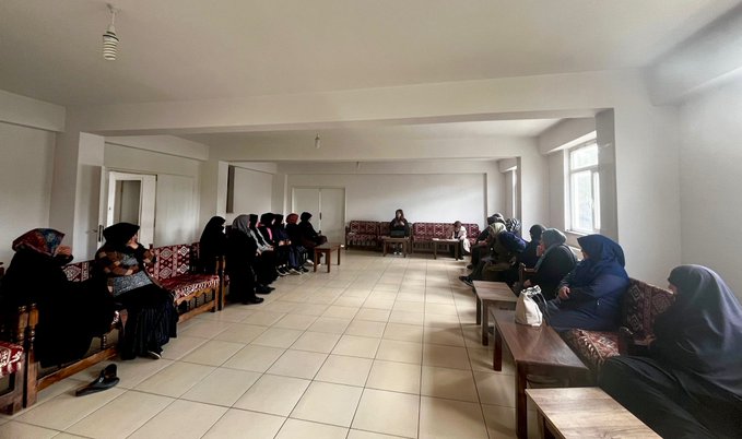 “İletişim Yöntem ve Teknikleri” ile “Etkili ve Yetkin Ebeveynlik” konularında eğitim verilmiştir.    