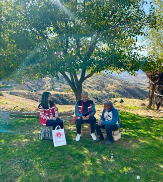 2025 Aile Yılı kapsamında İl Müdürlüğümüze bağlı Genç Sosyal Hizmet Merkezi Müdürlüğü personelleri tarafından şehitlerimiz Abdulcebar Özek ve Kadri Sengir’in kıymetli aileleri ziyaret edilmiştir.     